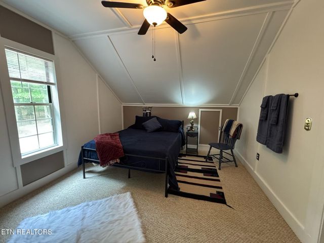 360 Joe Barnett Rd, Jamestown, TN 38556