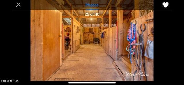 360 Joe Barnett Rd, Jamestown, TN 38556