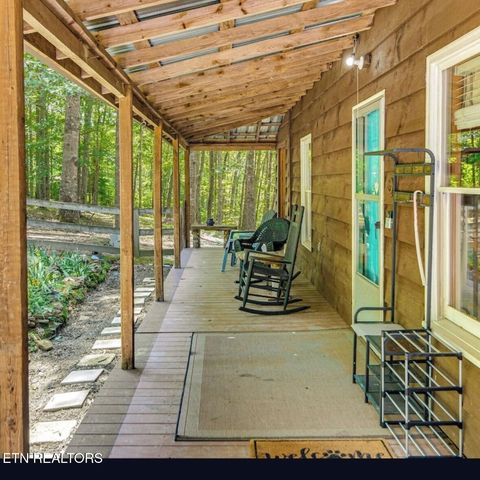360 Joe Barnett Rd, Jamestown, TN 38556