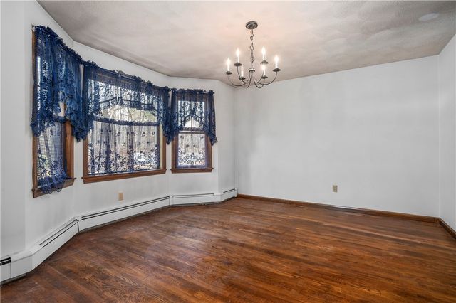 5 Lincoln Drive, North Smithfield, RI 02896