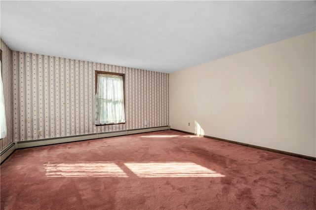 5 Lincoln Drive, North Smithfield, RI 02896