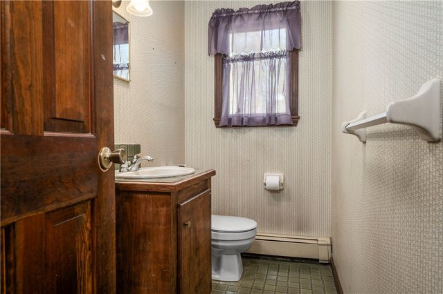 5 Lincoln Drive, North Smithfield, RI 02896