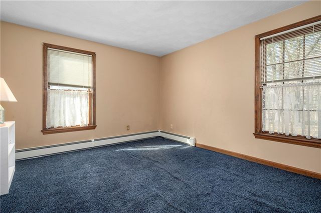 5 Lincoln Drive, North Smithfield, RI 02896