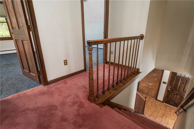 5 Lincoln Drive, North Smithfield, RI 02896