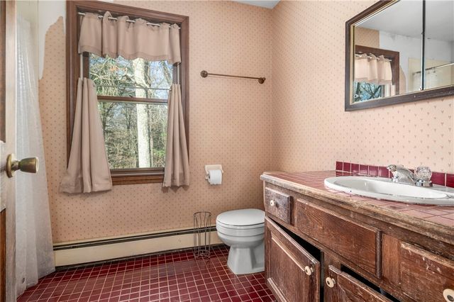 5 Lincoln Drive, North Smithfield, RI 02896