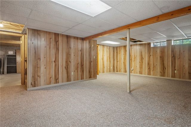 5 Lincoln Drive, North Smithfield, RI 02896