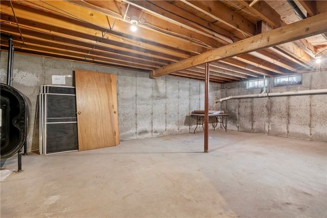 5 Lincoln Drive, North Smithfield, RI 02896