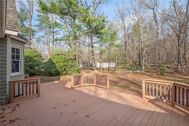 5 Lincoln Drive, North Smithfield, RI 02896