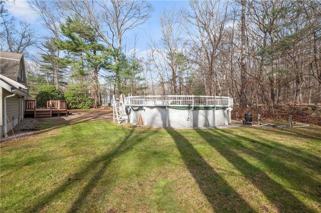 5 Lincoln Drive, North Smithfield, RI 02896