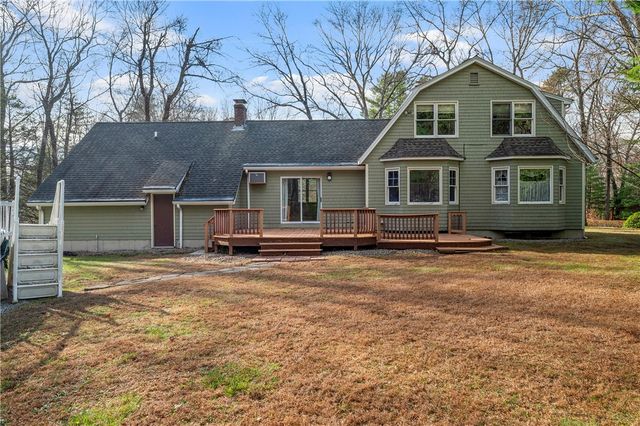 5 Lincoln Drive, North Smithfield, RI 02896