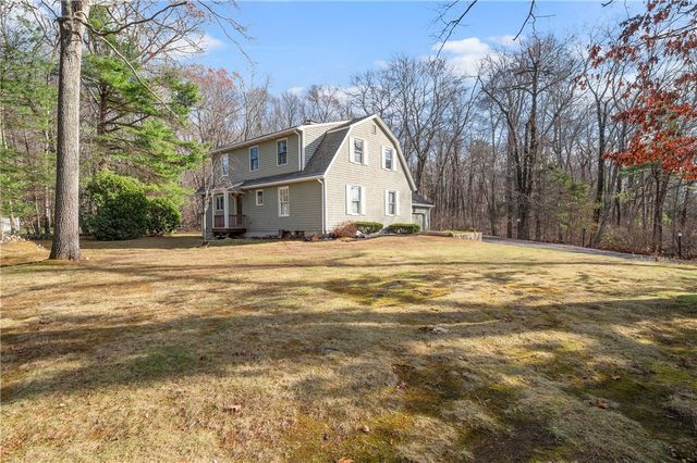 5 Lincoln Drive, North Smithfield, RI 02896