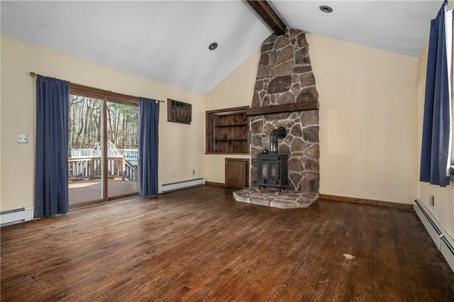 5 Lincoln Drive, North Smithfield, RI 02896