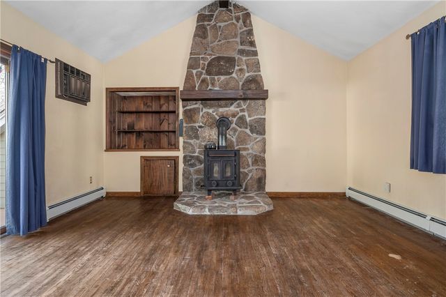 5 Lincoln Drive, North Smithfield, RI 02896