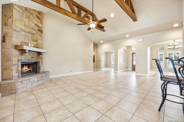 133 Copper Creek Dr, La Vernia, TX 78121