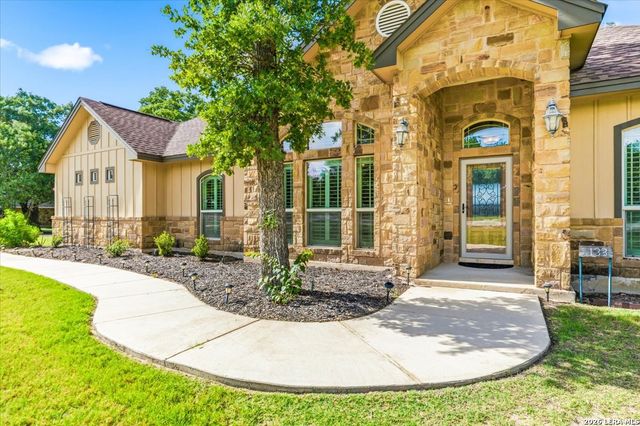 133 Copper Creek Dr, La Vernia, TX 78121