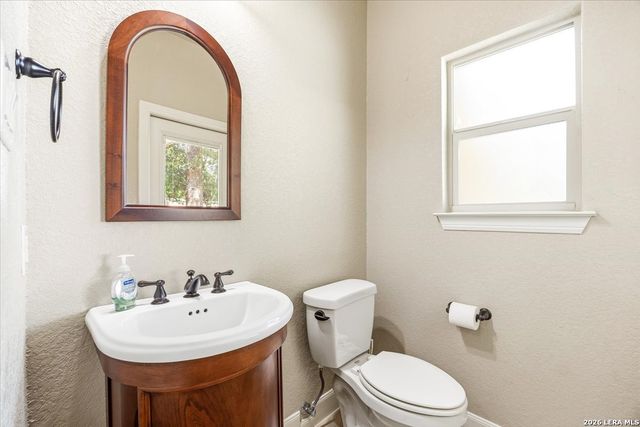 133 Copper Creek Dr, La Vernia, TX 78121