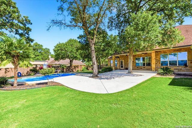 133 Copper Creek Dr, La Vernia, TX 78121