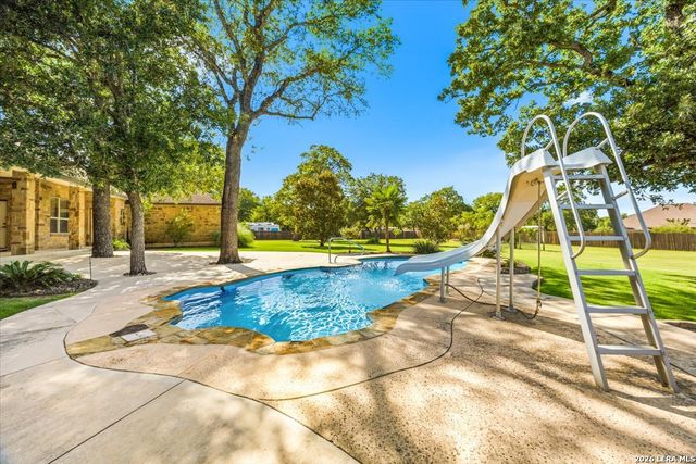 133 Copper Creek Dr, La Vernia, TX 78121