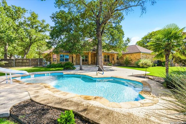 133 Copper Creek Dr, La Vernia, TX 78121