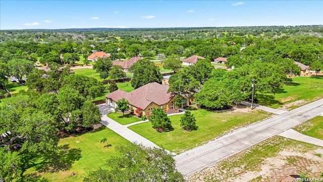 133 Copper Creek Dr, La Vernia, TX 78121