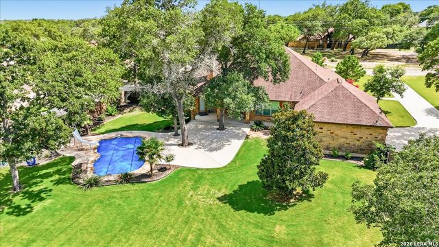 133 Copper Creek Dr, La Vernia, TX 78121