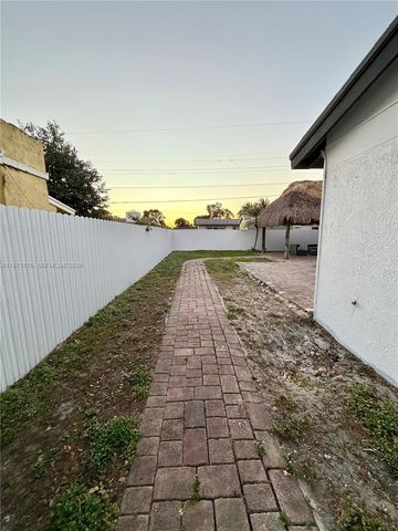 19730 NW 3rd Ct, Miami Gardens, FL 33169