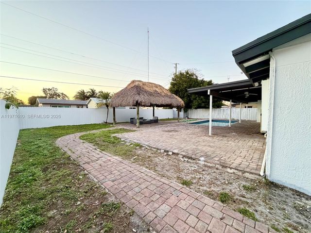 19730 NW 3rd Ct, Miami Gardens, FL 33169
