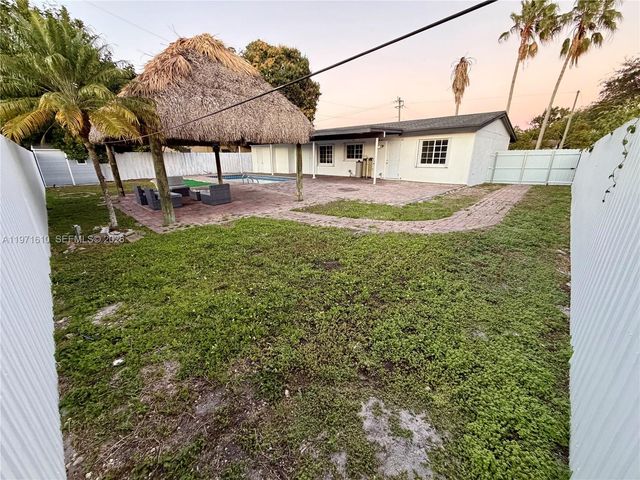 19730 NW 3rd Ct, Miami Gardens, FL 33169