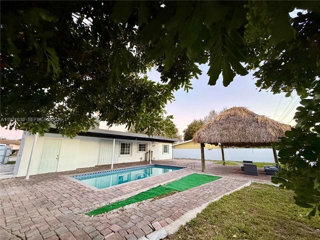 19730 NW 3rd Ct, Miami Gardens, FL 33169