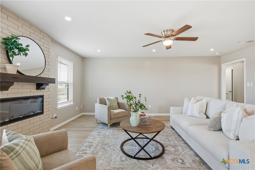 Image 10 of property listing at 6950 Stallion Road, Temple, TX 76501