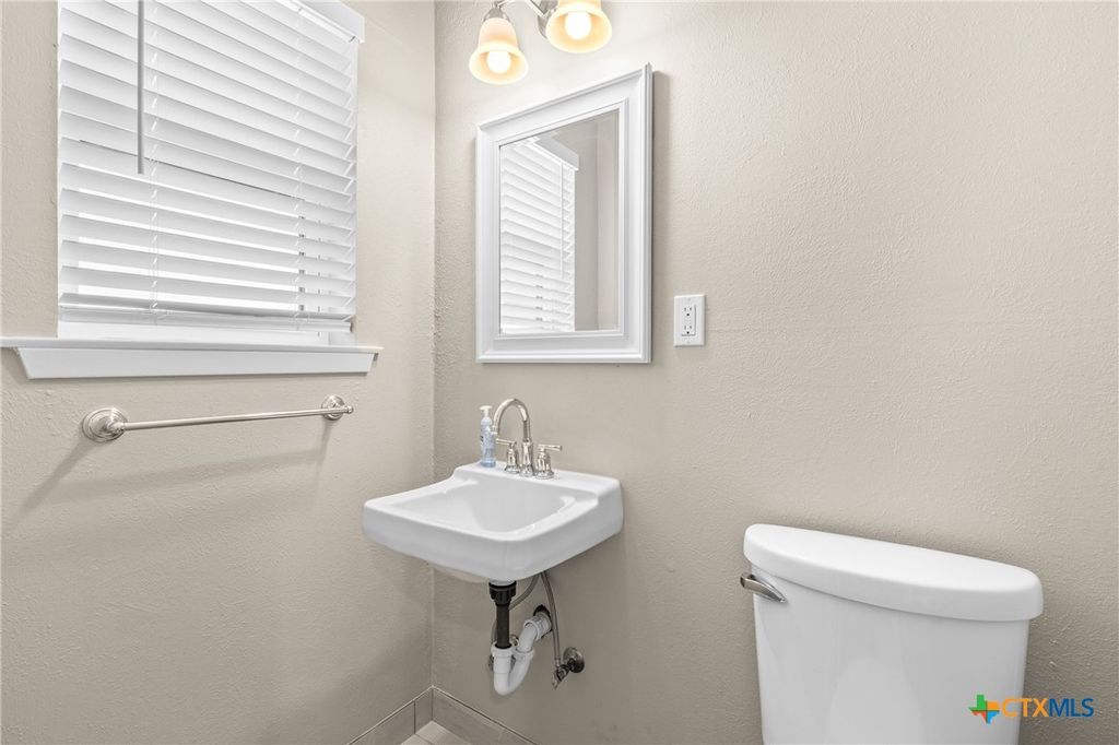 Image 34 of property listing at 6950 Stallion Road, Temple, TX 76501