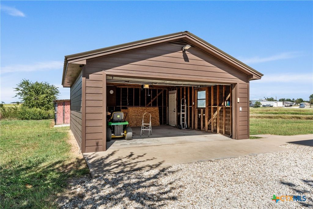 Image 36 of property listing at 6950 Stallion Road, Temple, TX 76501