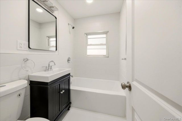 3227 Griswold Avenue, Bronx, NY 10465