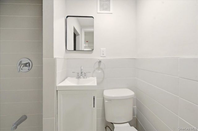 3227 Griswold Avenue, Bronx, NY 10465