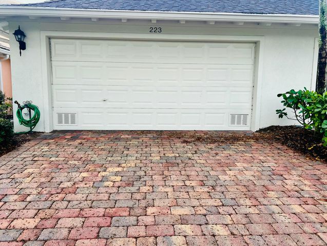 223 Soriano Drive, Jupiter, FL 33458