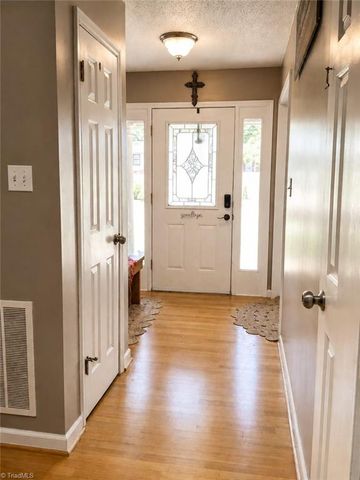 529 Carolina Avenue N, Statesville, NC 28677