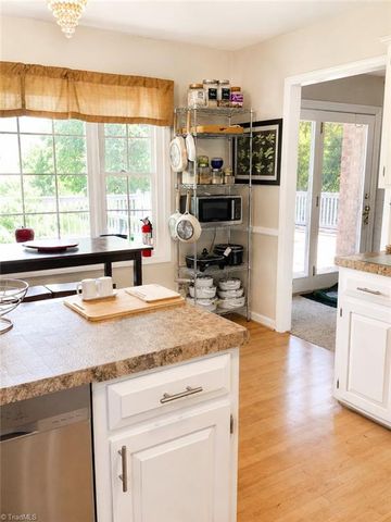 529 Carolina Avenue N, Statesville, NC 28677