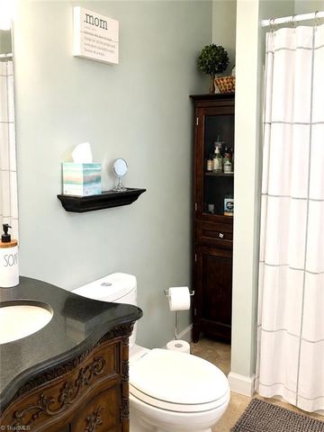 529 Carolina Avenue N, Statesville, NC 28677