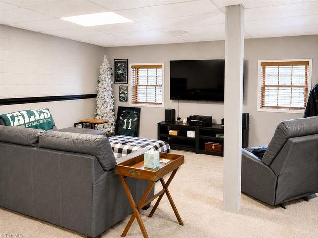 529 Carolina Avenue N, Statesville, NC 28677