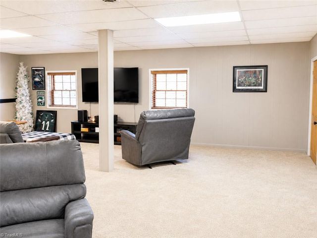 529 Carolina Avenue N, Statesville, NC 28677