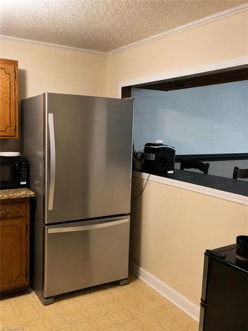 529 Carolina Avenue N, Statesville, NC 28677