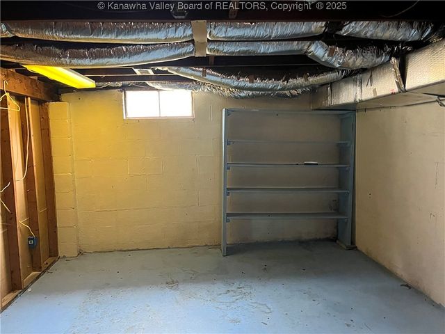 114 Washington Street, Madison, WV 25053