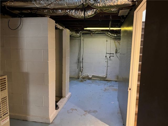 114 Washington Street, Madison, WV 25053