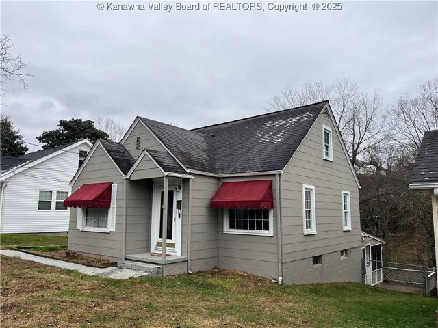 114 Washington Street, Madison, WV 25053