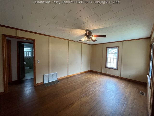 114 Washington Street, Madison, WV 25053