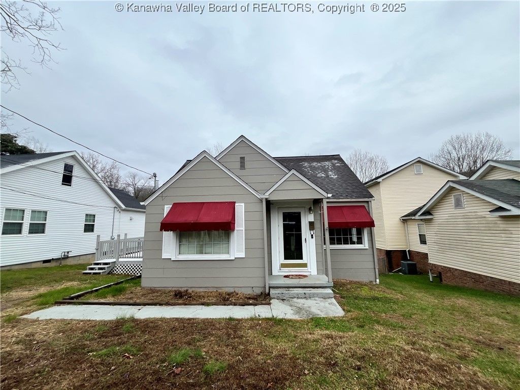 114 Washington Street, Madison, WV 25053