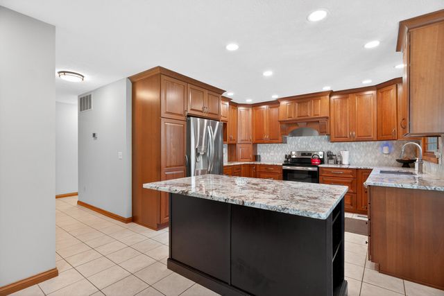 1665 Marby Drive 1665 Marby Drive, Troy, OH 45373