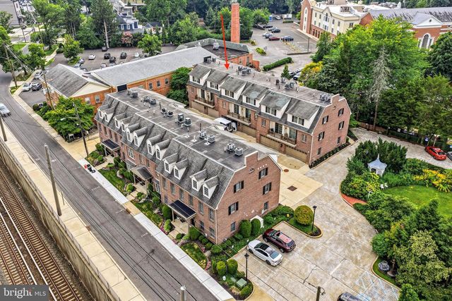 8 WASHINGTON AVE, Haddonfield, NJ 08033