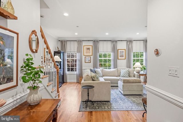 8 WASHINGTON AVE, Haddonfield, NJ 08033