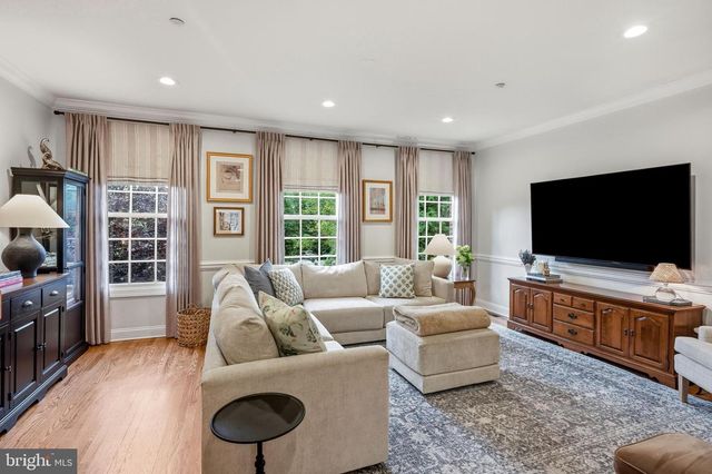 8 WASHINGTON AVE, Haddonfield, NJ 08033
